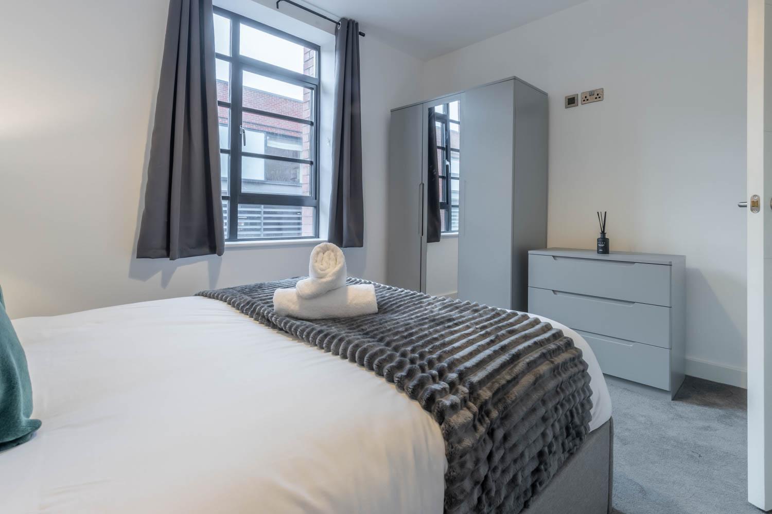 Stunning For Contractors, Professionals Business Needs & Family Trips Apartment